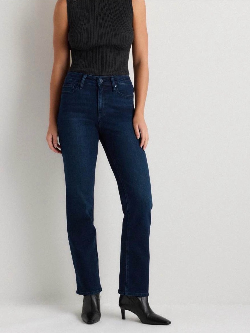 NEW Quince Women’s Jeans 26x28 (Bella Stretch Straight)